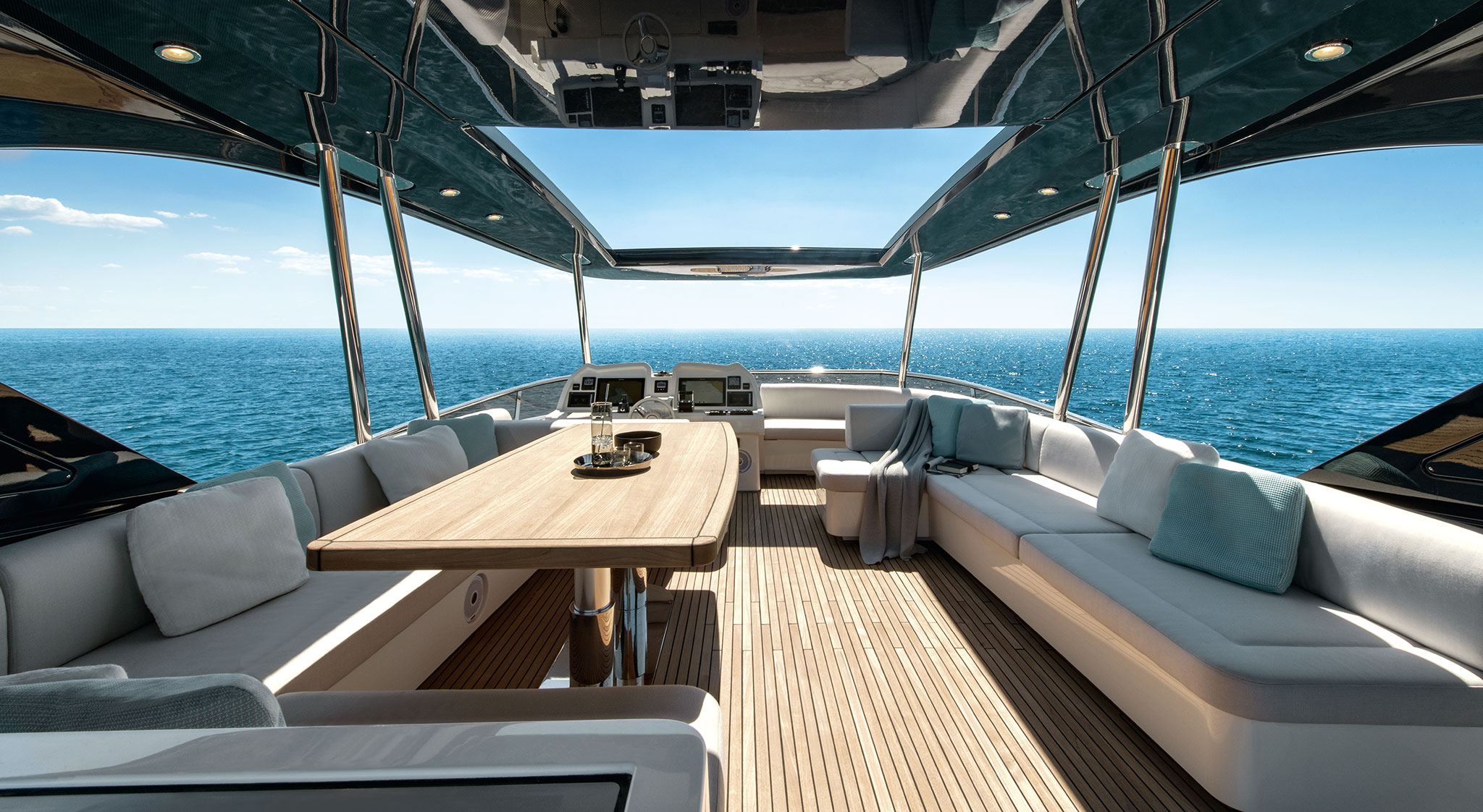 monte-carlo-yachts-70-Flybridge-yachts-france-172